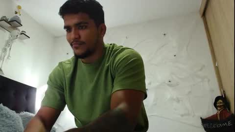 camilo_contre21 online show from October 14, 2025, 5:58 pm