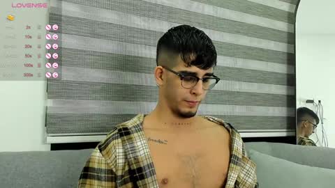   INDEPENDENT MODEL online show from January 30, 2025, 9:25 am