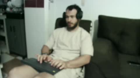 Snapshot of camiloex chatting on December 2, 2024, 12:30 am Camilo online show from December 2, 2024, 12:30 am