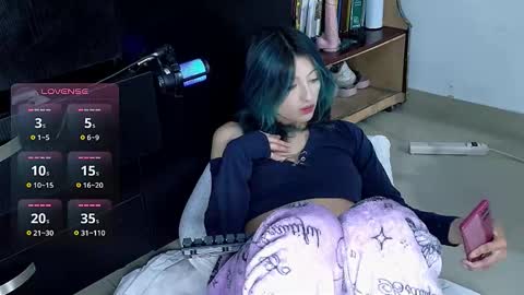 Cami  online show from November 25, 2025, 3:17 am