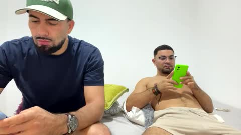 camilor_30 online show from November 13, 2025, 9:52 am