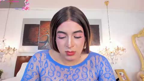 Snapshot of camirauxx chatting on June 20, 2026, 8:33 pm camirauxx online show from June 20, 2026, 8:33 pm