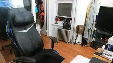 cammy_ho online show from April 18, 2026, 6:17 am