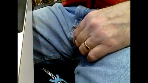 Snapshot of can1cum4u chatting on January 2, 2025, 2:24 pm can1cum4u online show from January 2, 2025, 2:24 pm