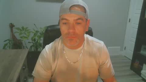 CanadianBacon6969 online show from November 16, 2025, 7:58 am