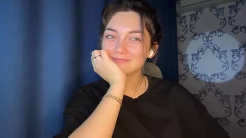 Kate online show from November 25, 2025, 4:18 pm