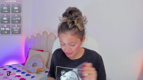 Snapshot of candase_ chatting on January 8, 2025, 8:39 pm Candase online show from January 8, 2025, 8:39 pm
