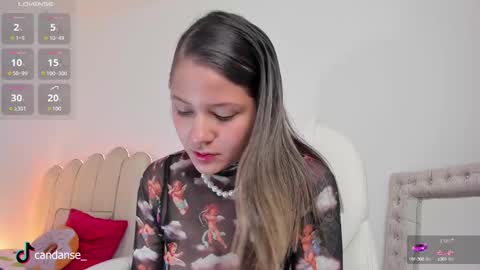 Snapshot of candase_ chatting on January 14, 2025, 9:45 am Candase online show from January 14, 2025, 9:45 am