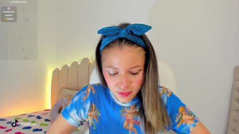 Snapshot of candase_ chatting on February 1, 2025, 8:29 am Candase online show from February 1, 2025, 8:29 am