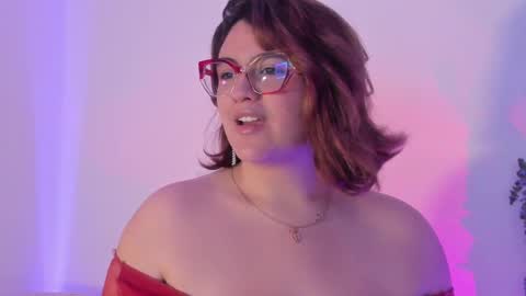 candelariia_ online show from March 7, 2025, 4:44 pm