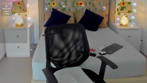 Candie  online show from March 7, 2025, 5:49 pm