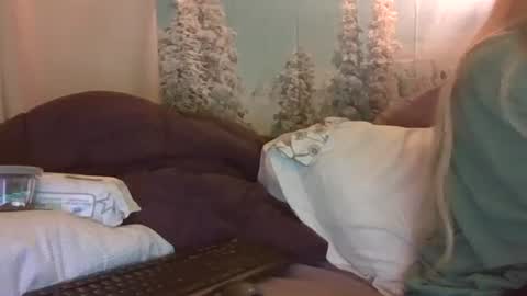 Candi online show from February 3, 2026, 3:04 am