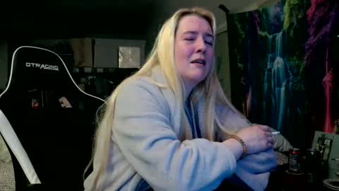 Candi online show from May 9, 2026, 2:06 am