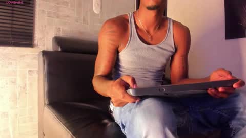 candresruiz online show from September 21, 2025, 11:34 am