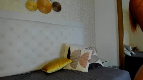 candy eyes  online show from May 15, 2026, 3:24 am