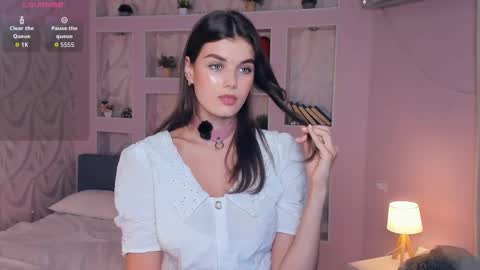 Flora online show from September 26, 2025, 7:12 am