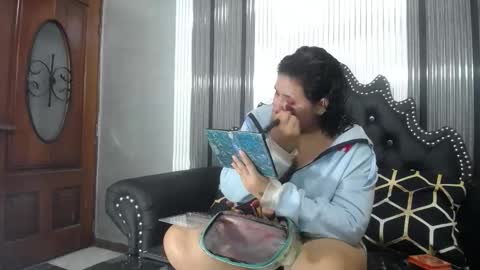 candy online show from November 28, 2025, 2:47 am