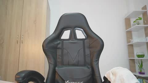 Nickol online show from February 27, 2026, 7:58 pm