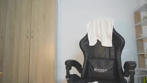 Nickol online show from March 2, 2026, 6:48 pm