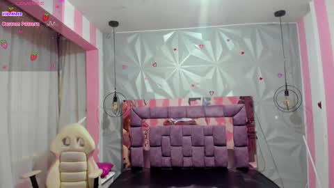 Ania online show from December 4, 2025, 11:19 am