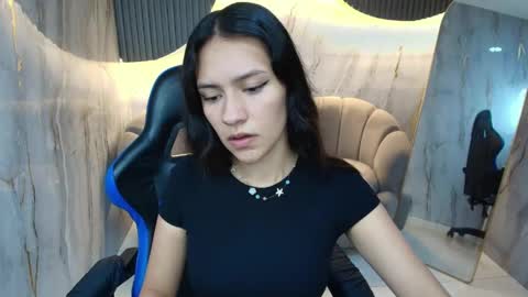 Snapshot of candy_sky_r chatting on April 28, 2026, 3:11 am Candy online show from April 28, 2026, 3:11 am