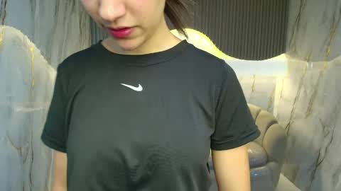 Snapshot of candy_sky_r chatting on May 12, 2026, 3:25 am Candy online show from May 12, 2026, 3:25 am
