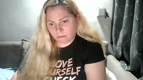 Laura online show from February 17, 2025, 6:37 pm