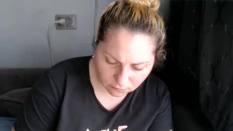 Laura online show from February 19, 2025, 11:49 am