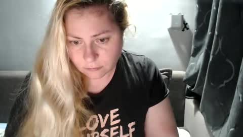 Laura online show from February 19, 2025, 4:44 pm