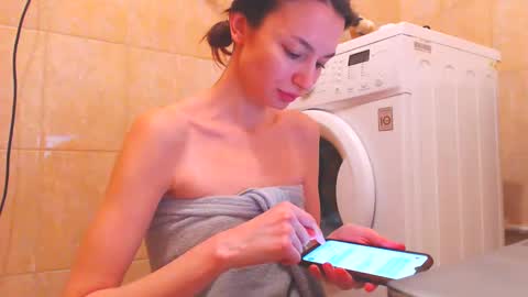 CANDYJESx online show from February 12, 2025, 3:05 pm