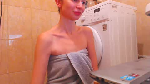 CANDYJESx online show from February 19, 2025, 4:11 pm