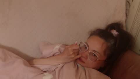 say meow and send tip  online show from May 10, 2026, 12:54 pm