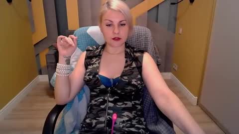 CandyLons online show from March 3, 2025, 9:33 am