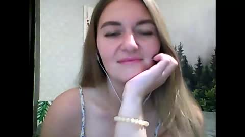 Daisy online show from October 17, 2025, 8:33 pm