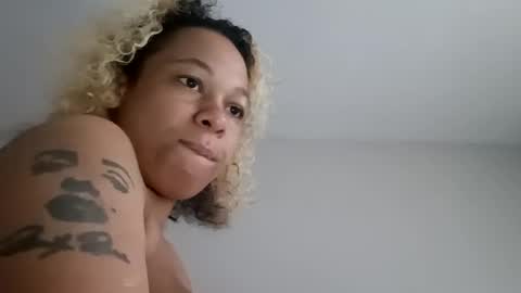 Snapshot of candyredxo2024 chatting on September 12, 2025, 4:18 pm candyredxo2024 online show from September 12, 2025, 4:18 pm