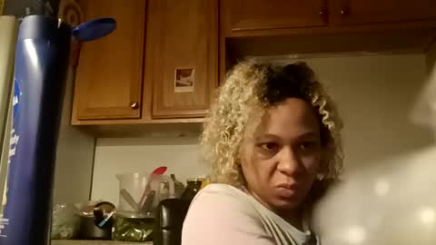 Snapshot of candyredxo2024 chatting on October 1, 2025, 12:11 pm candyredxo2024 online show from October 1, 2025, 12:11 pm