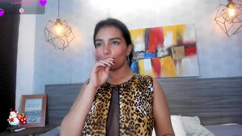 Snapshot of candys_victoria chatting on December 5, 2024, 6:10 am Candys Victoria online show from December 5, 2024, 6:10 am