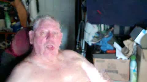 canoelicker69 online show from September 18, 2025, 1:35 pm