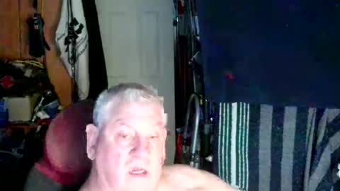 canoelicker69 online show from October 22, 2025, 7:35 pm
