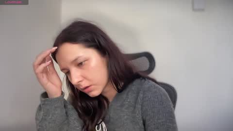 Emma online show from January 4, 2025, 1:31 pm