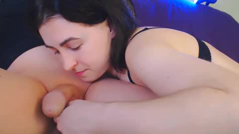 Snapshot of car0line1995 chatting on February 24, 2025, 1:31 pm girl - foxi and tranny - kami online show from February 24, 2025, 1:31 pm