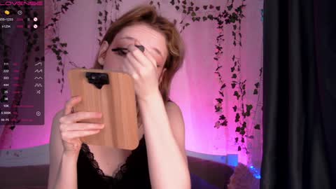 Viola Marika and Visma  online show from November 9, 2025, 5:17 am