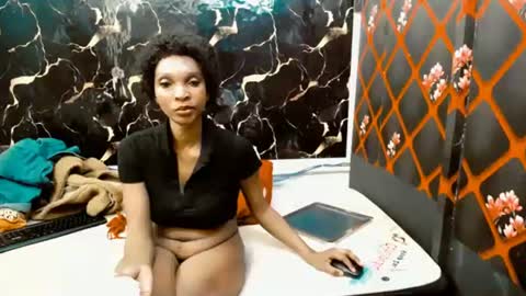 caramelminxx_ online show from June 24, 2026, 7:29 am