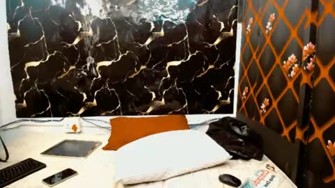 caramelminxx_ online show from July 3, 2026, 8:21 am