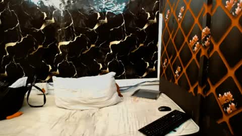 caramelminxx_ online show from July 10, 2026, 7:34 am