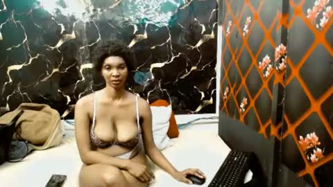 caramelminxx_ online show from July 11, 2026, 7:55 am