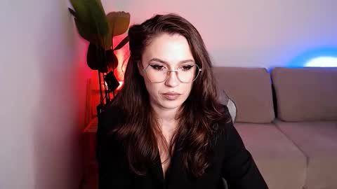 Mary online show from November 20, 2025, 4:40 pm