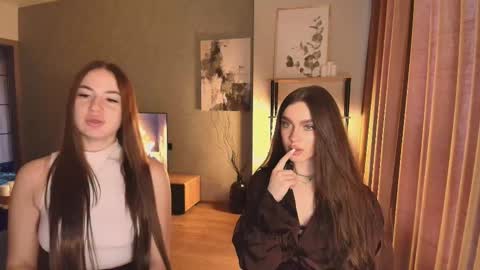 caressyourself online show from December 5, 2025, 5:38 am