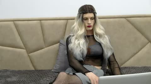 sexy online show from May 13, 2026, 9:11 pm