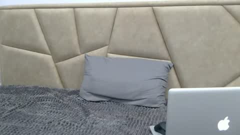 sexy online show from July 3, 2026, 9:32 pm